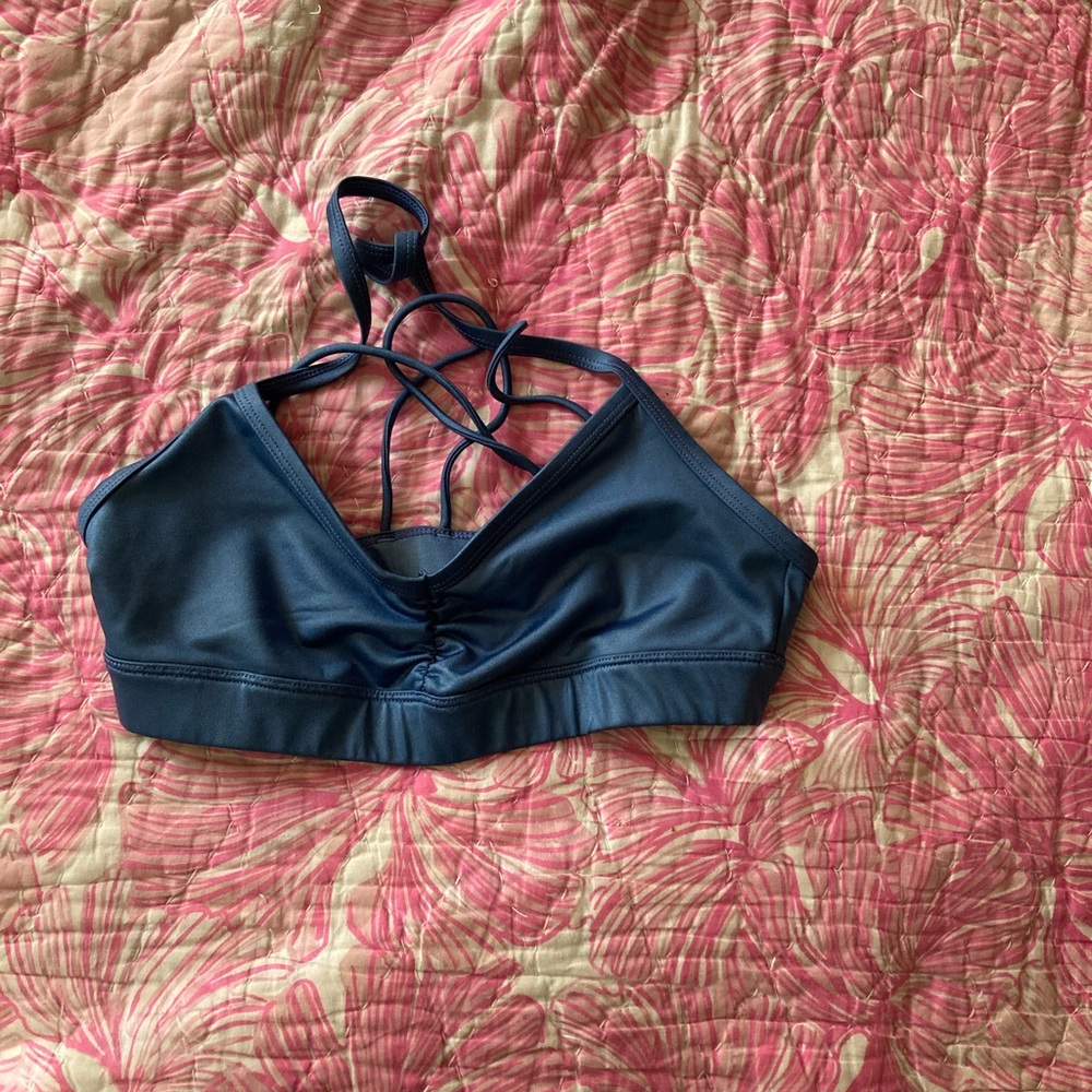 Alo yoga sunny strappy bra in cobalt glossy size small